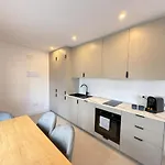 Boutique 2 Bedroom In Old Town Centre, Rooftop Terrace, 2 Min Walk To Apartman *