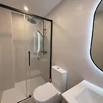Boutique 2 Bedroom In Old Town Centre, Rooftop Terrace, 2 Min Walk To Apartman