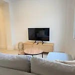 Apartman Boutique 2 Bedroom In Old Town Centre, Rooftop Terrace, 2 Min Walk To Estepona