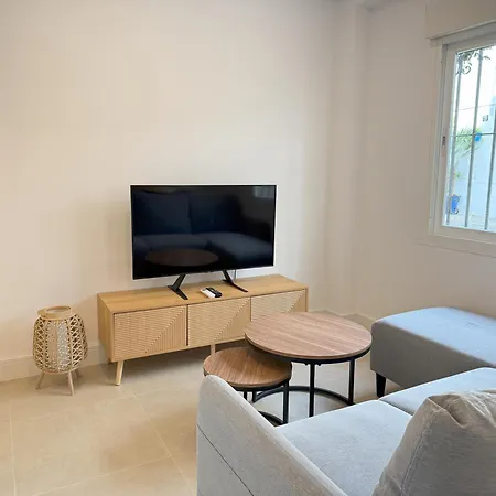 Apartment Boutique 2 Bedroom In Old Town Centre, Rooftop Terrace, 2 Min Walk To Estepona