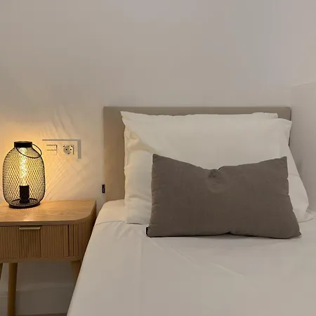 Apartment Boutique 2 Bedroom In Old Town Centre, Rooftop Terrace, 2 Min Walk To