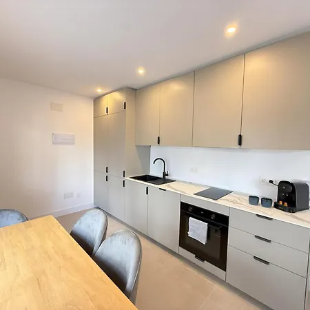 Boutique 2 Bedroom In Old Town Centre, Rooftop Terrace, 2 Min Walk To Apartment *