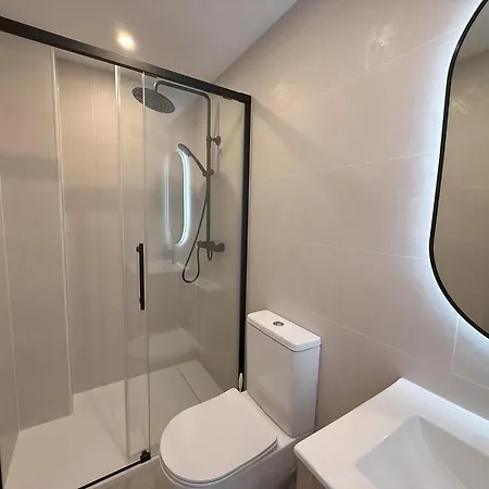 Boutique 2 Bedroom In Old Town Centre, Rooftop Terrace, 2 Min Walk To Apartment